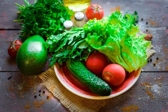 салат с рукколой и авокадо рецепт фото 1